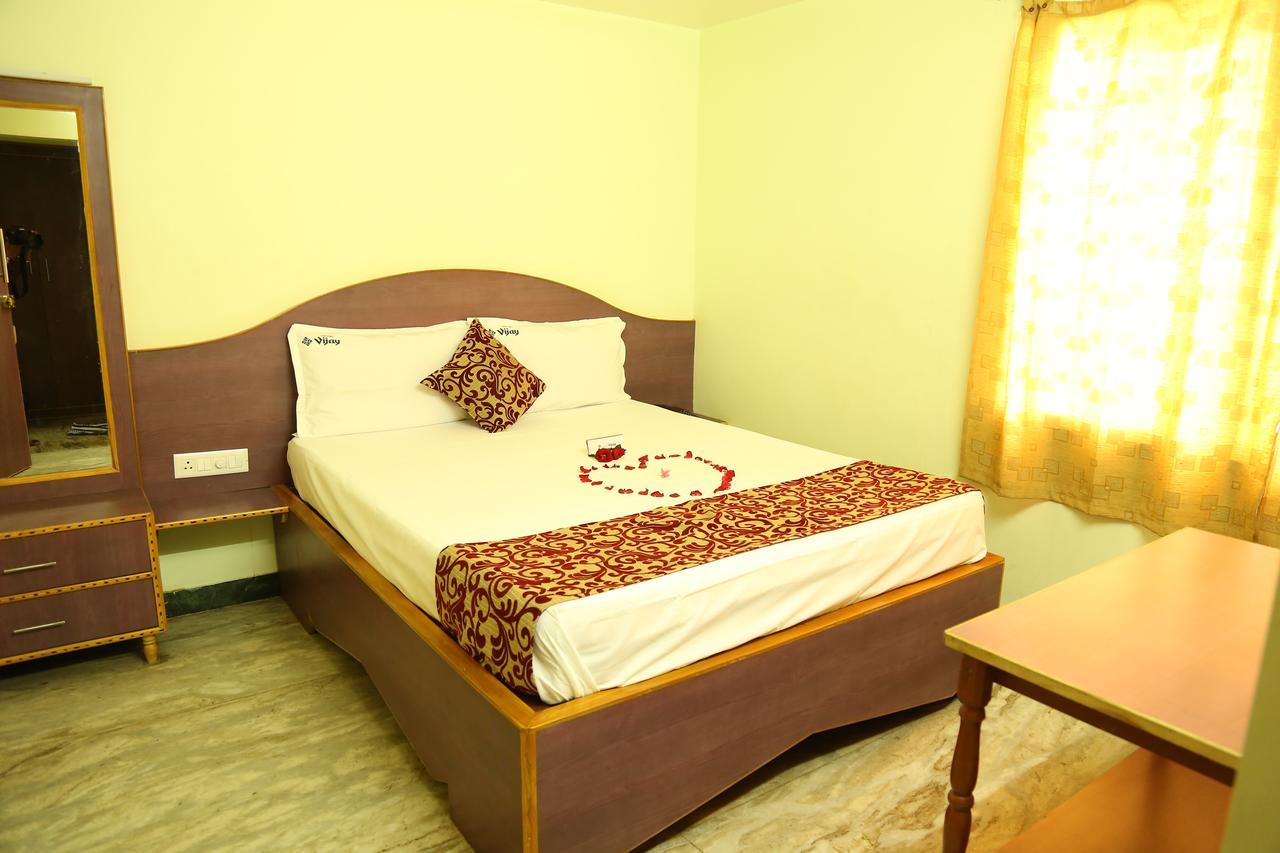 Hotel Vijay Pollachi Ngoại thất bức ảnh