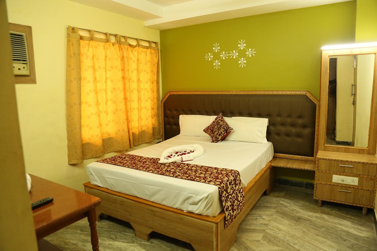 Hotel Vijay Pollachi Ngoại thất bức ảnh
