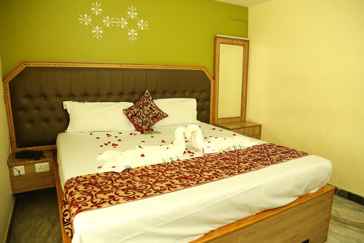 Hotel Vijay Pollachi Ngoại thất bức ảnh