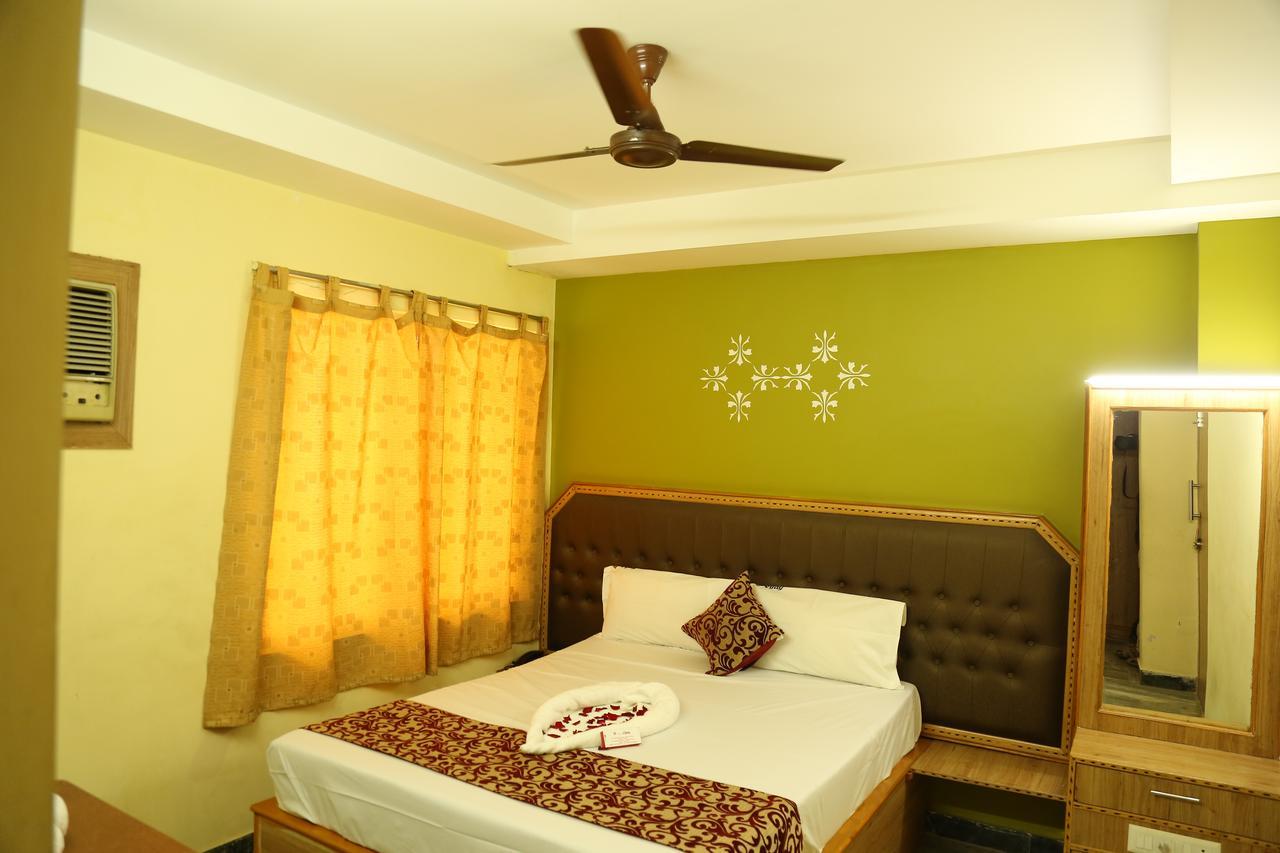Hotel Vijay Pollachi Ngoại thất bức ảnh