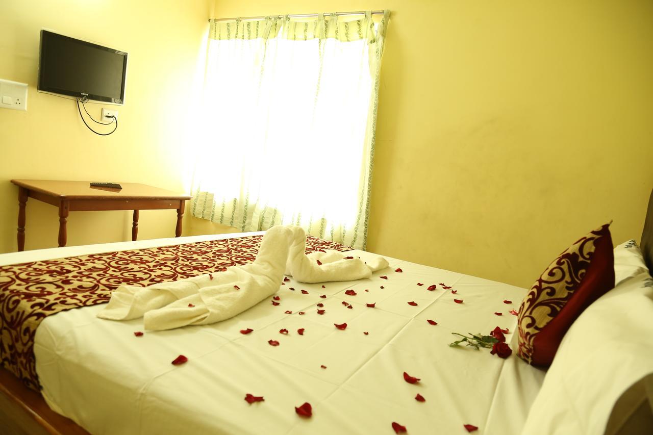 Hotel Vijay Pollachi Ngoại thất bức ảnh