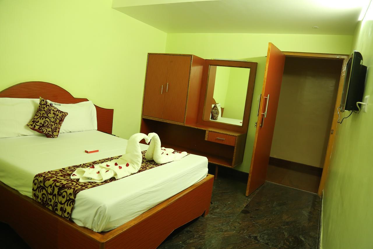 Hotel Vijay Pollachi Ngoại thất bức ảnh