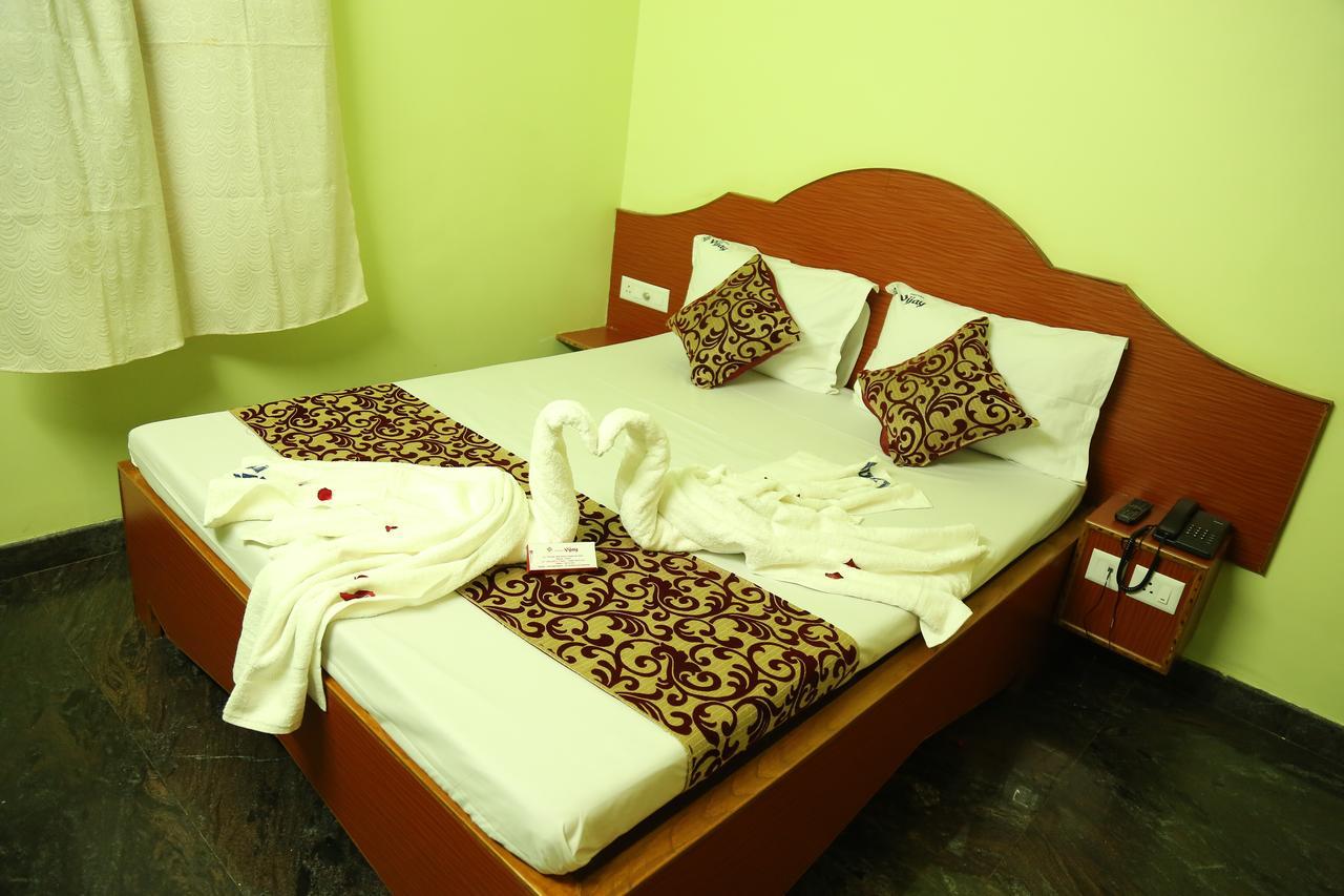 Hotel Vijay Pollachi Ngoại thất bức ảnh